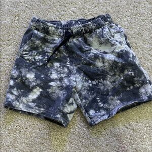 Tie-Dye Shorts in Black and White